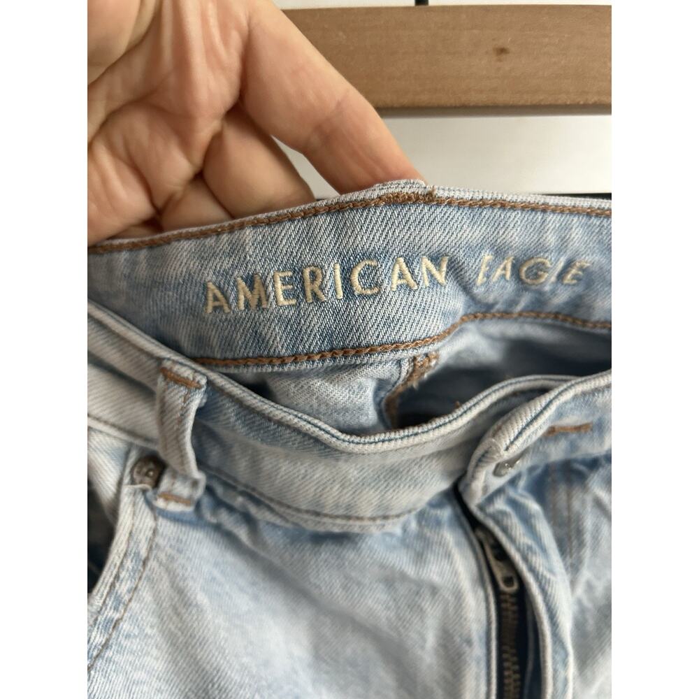 American Eagle Baggy Mom Denim Short 12 Ripped Light Wash - Picture 4 of 16